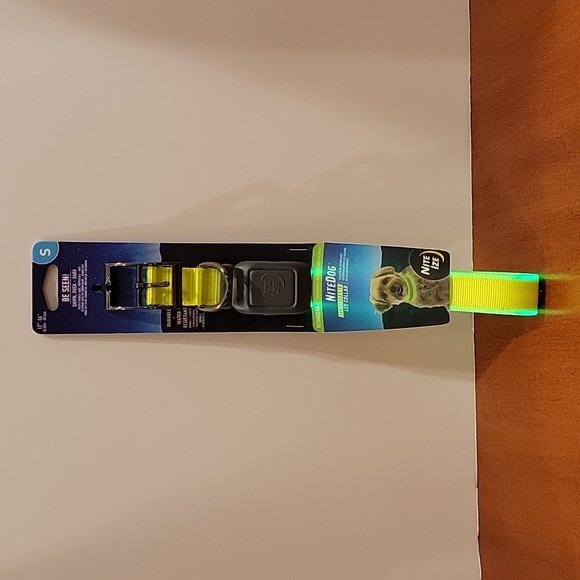 NiteDog Rechargeable LED Collar Lime Green Small - Picture 3 of 9